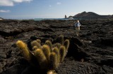 _mg_3781 Richard behind a Lava Cactus at Sullivan Bay on Santiago